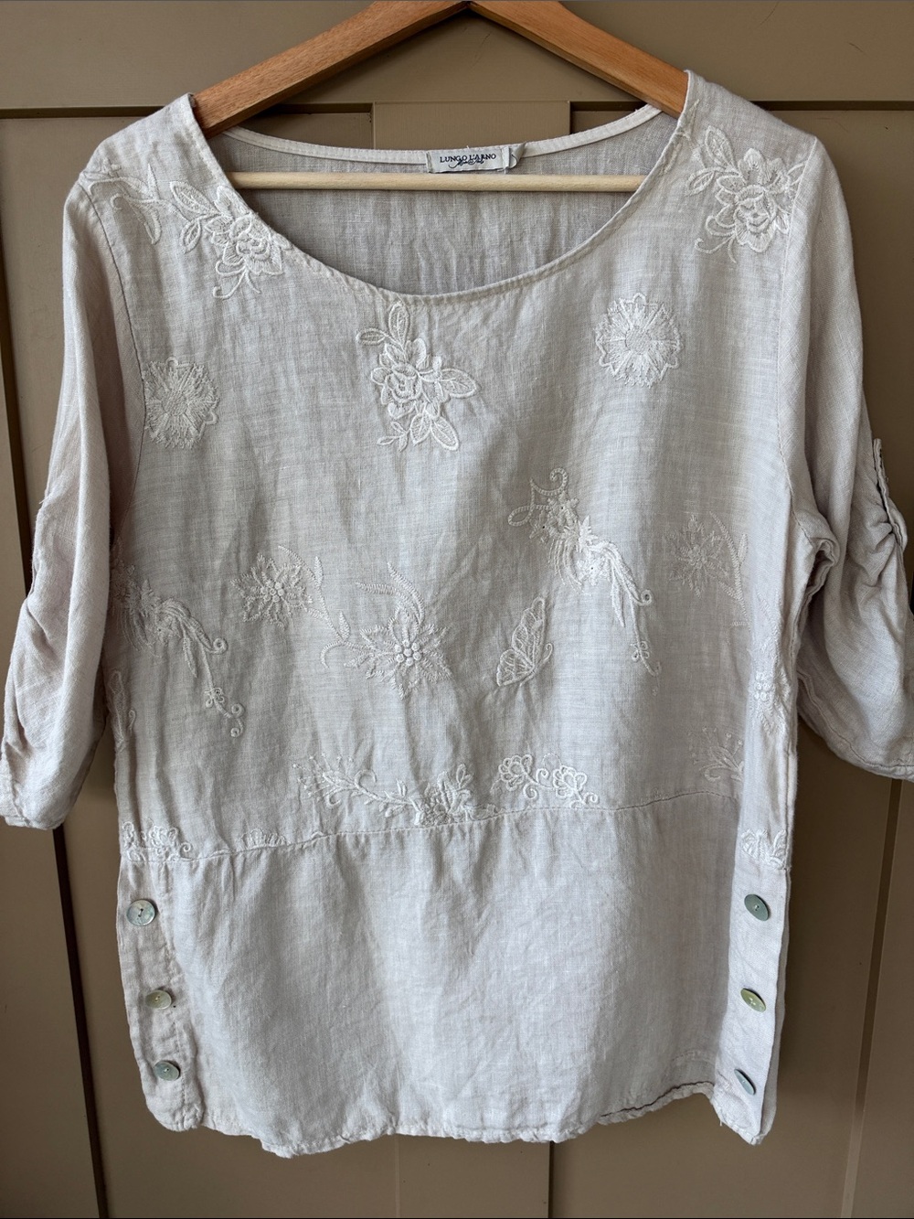 Lungo L’Arno Italy Linen Tan  Embroidered Floral Scoop Neck Blouse Lagenlook